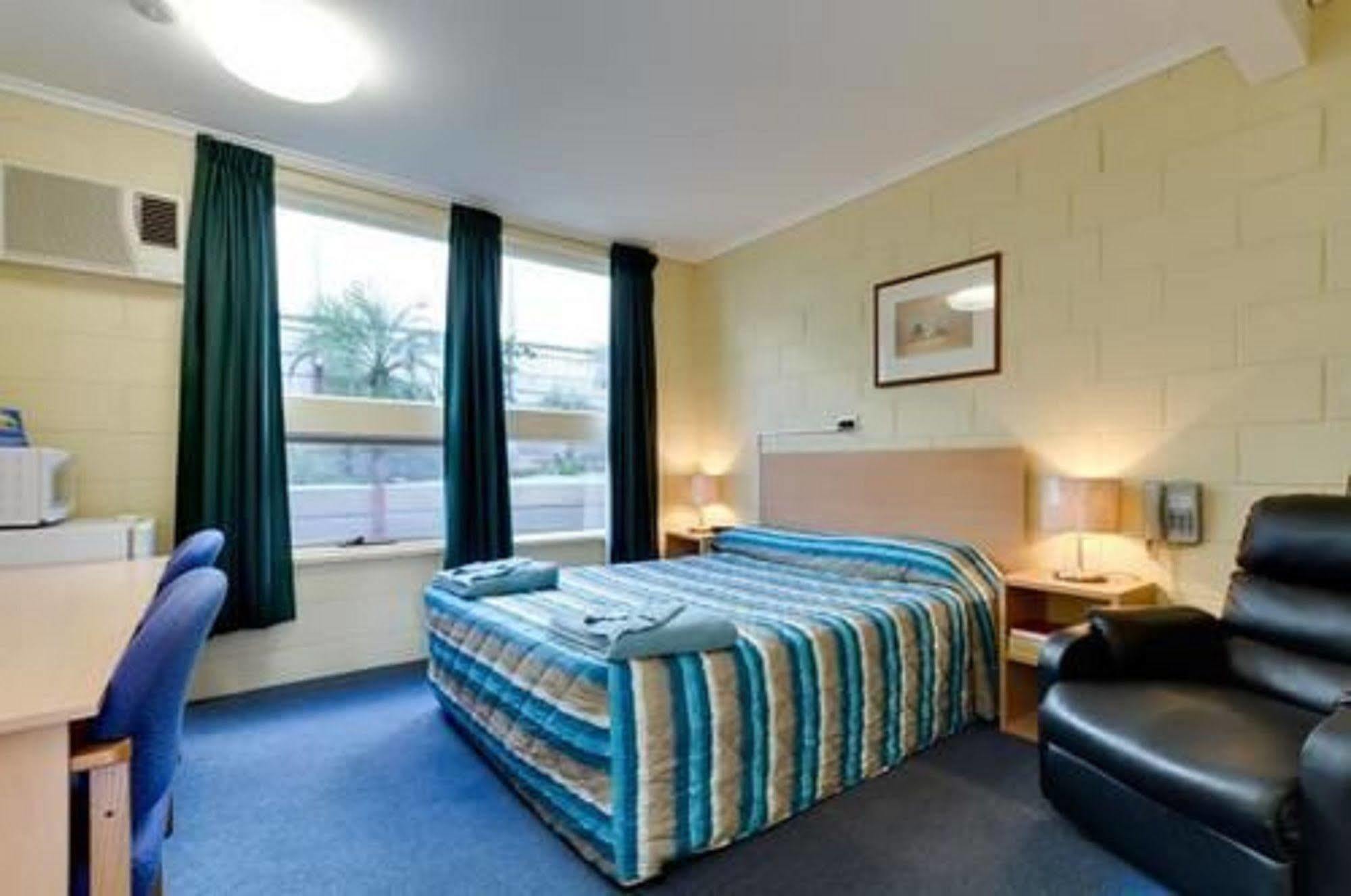 Enfield Motel Adelaide Bagian luar foto